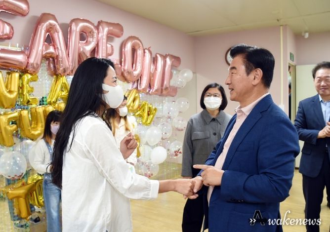 김동근 의정부시장, 6천 번째 다문화가족사진촬영 기념식 참석