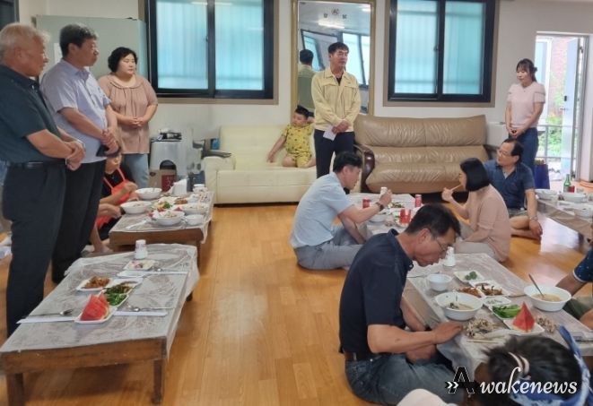 신임 이재성 점동면장 초복 맞이 경로당 방문 부임 인사