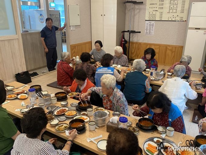 포천시무한돌봄희망복지센터, 참이맛감자탕과 이동면 어르신 외식지원 행사 진행