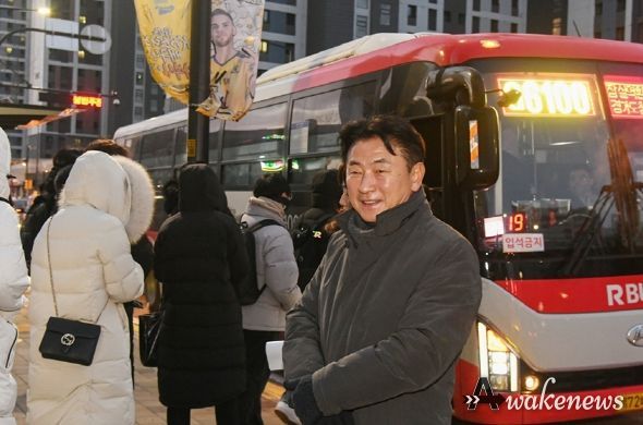 김동근 의정부시장, G6100번 광역버스 출근길 현장 확인