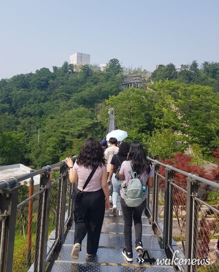 애기봉을 찾은 관광객들 사진