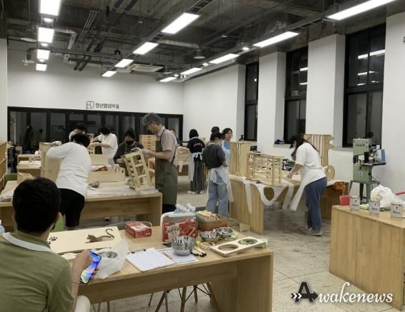 목공 프로그램. 올해는 대진대, 한샘과 협업 프로그램이 진행된다