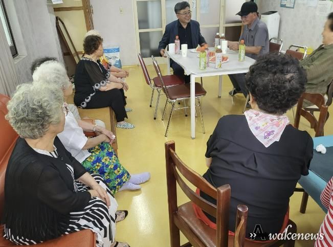 동두천시 송내동 행정복지센터, 중복 맞이 경로당 위문 나서