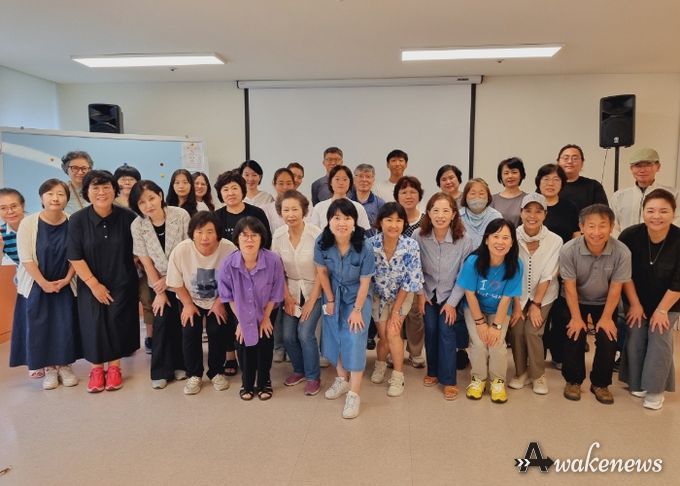 환경·생태 특강에 참여한 자원봉사자 단체사진