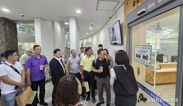 고양시일산노인종합복지관을 방문한 베트남 호치민시 공무원 대표단