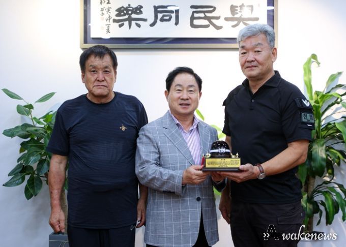 주광덕 남양주시장, EBC헌병봉사대로부터 감사패 받아