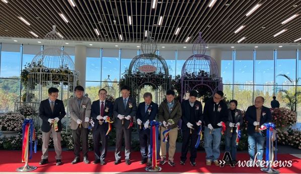 이오수 경기도의원, 제11회 장미⋅국화 생생전시회에서 경기도 화훼산업의 미래 강조