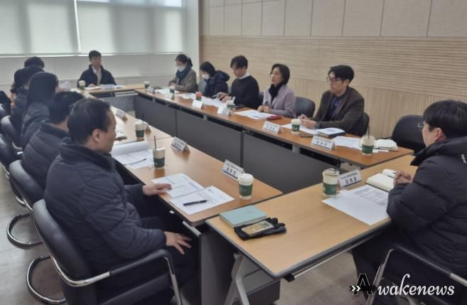 부천시가 유관기관과 노숙인 한파 대응 스마트 복지·안전 실무협의회를 진행하고 있다.