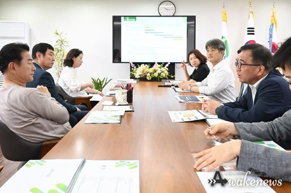 김동근 시장이 5월 28일 ‘제10차 복지정책 전략회의’를 진행하고 있다.
