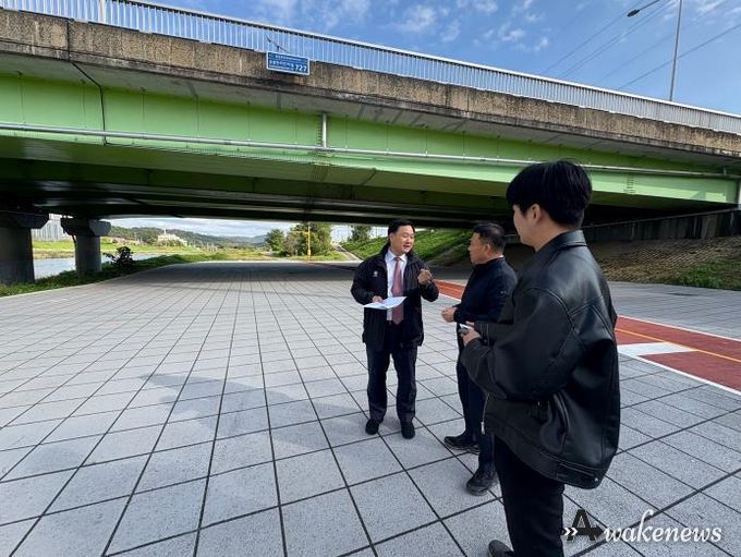 경기도의회 고준호 의원, 파주시 봉일천 친수하천 공간조성 완료 현장 점검