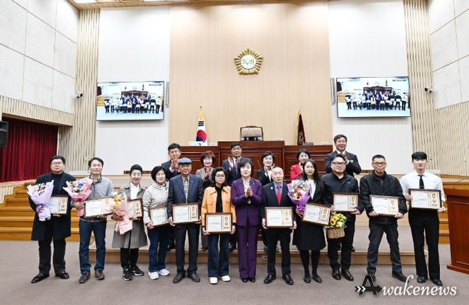 연천군의회, 지역의 버팀목 된 모범 군민 13명에 의장 표창