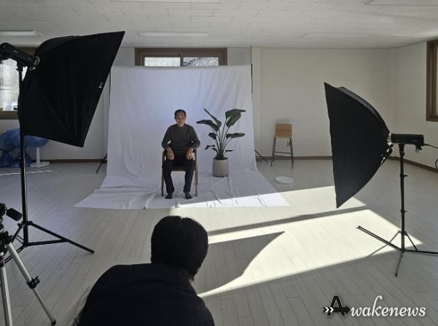 연천군학교밖청소년지원센터 학교밖 청소년 자원봉사동아리, 대광1리 어르신 대상 '장수사진 촬영봉사' 진행