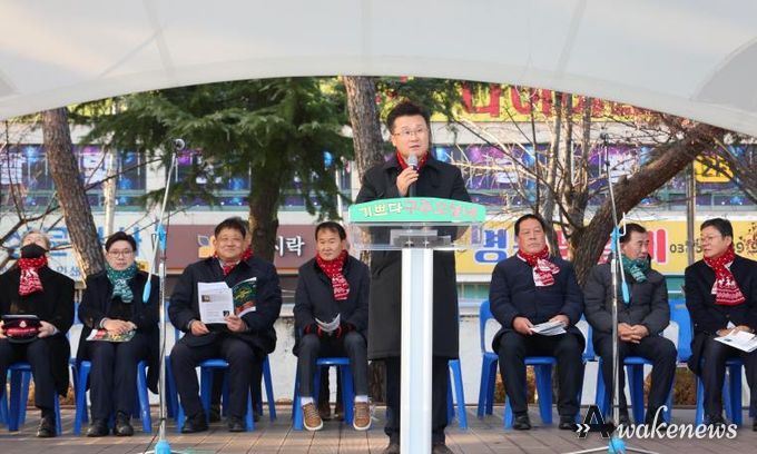 2025년 안성시 성탄트리점등식 개최...사랑과 나눔의 연대 빛내