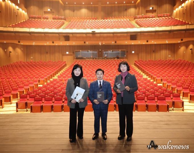 문복위 위원 현장점검 기념 사진