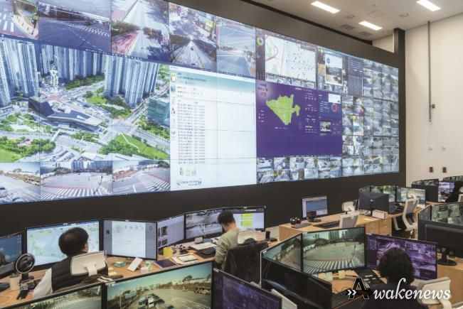 고양시 전역의 상황 정보가 실시간으로 펼쳐지는 고양 스마트시티센터 관제실(출처=고양소식)