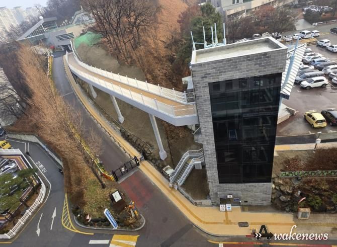 그림책꿈마루외부승강기