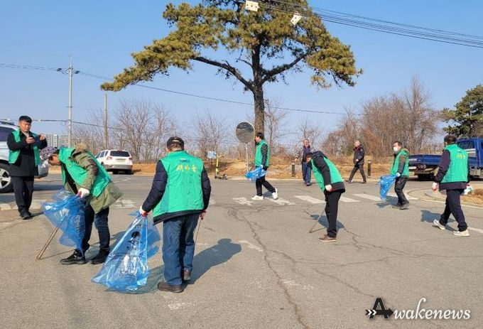 평택시 현덕면, '우리동네 새단장'을 위한 새마을지도자협의회와 2026년 설맞이 대청소