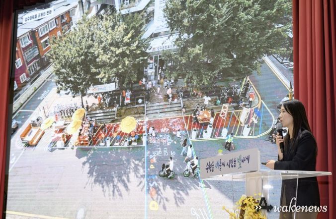 조영하 도만사 대표가 수원새빛포럼에서 강연하고 있다.