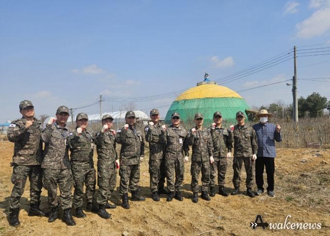 해군 제2함대 2훈련전대 해상훈련대 군 간부들의 따뜻한 손길, 농촌봉사로 지역사회 기여