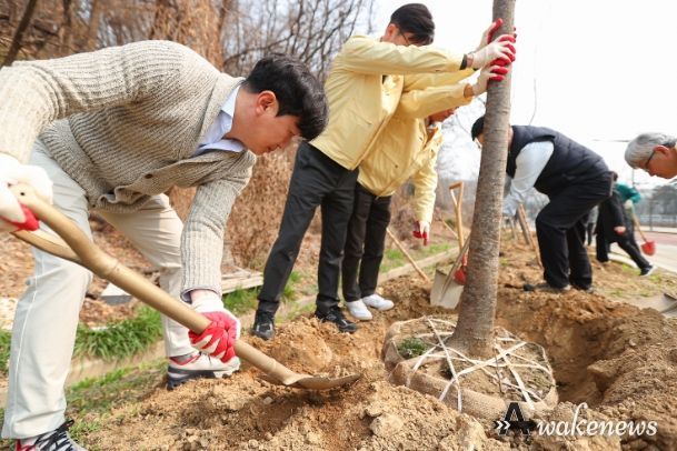 식목일 나무심기 행사