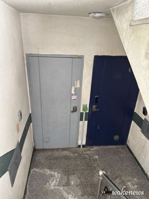 용인특례시 공동주택에 침수 감지 알람 장치를 설치한 모습